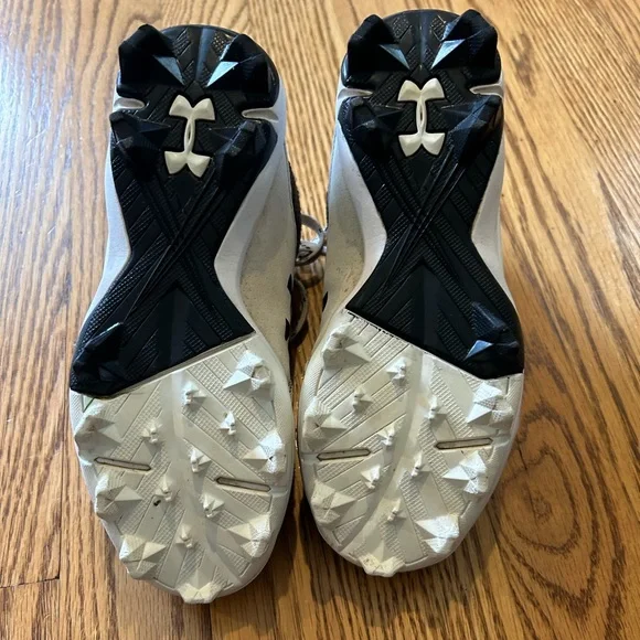Boys- Under Armour Boy Cleats - Picture 4 of 6